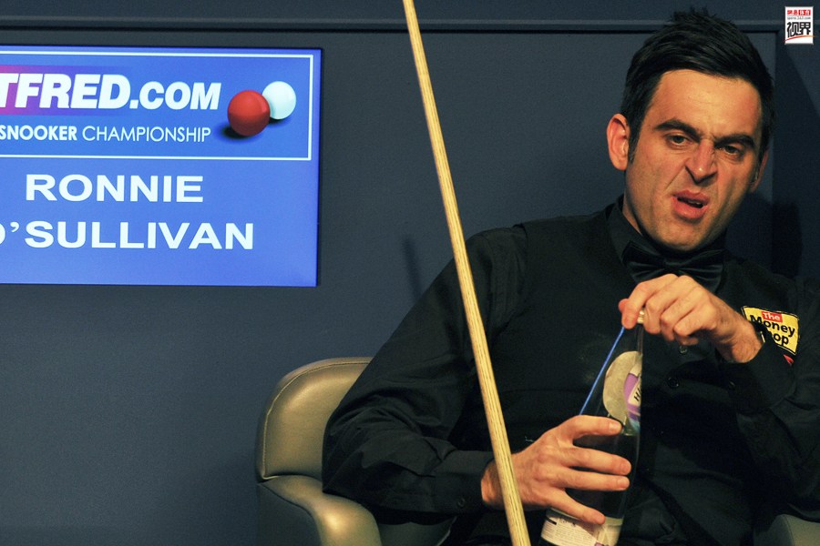 外界忽视他 外界忽视他